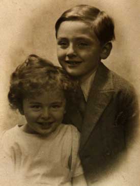 Geoff Lord and Ron Lord as small children when they came to Piddlehinton with their mother as evacuees.